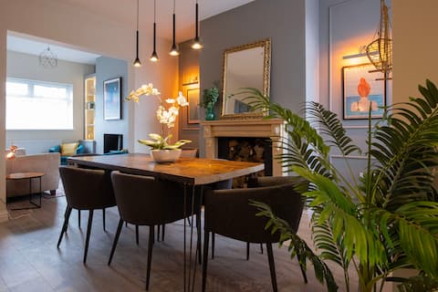 Modern seaside home