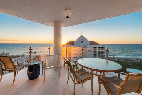 Successful Airbnb property: The Club at Naples Cay 1101 in Naples