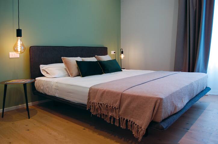 AR Noho apartment: gym & sauna and private terrace gallery image 3