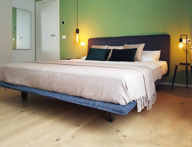 AR Noho apartment: gym & sauna and private terrace gallery image 2