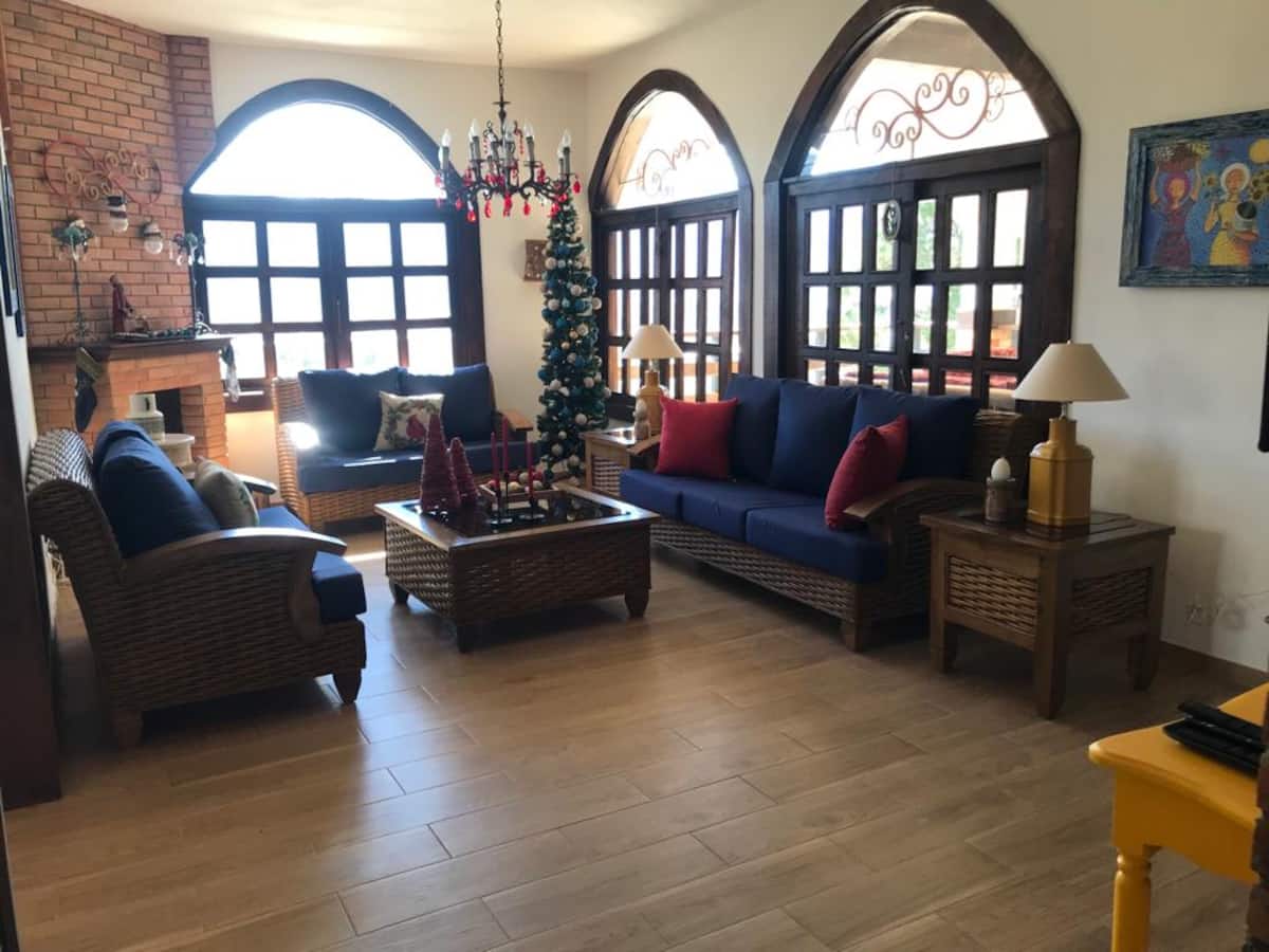 Villa with heated pool and valley views