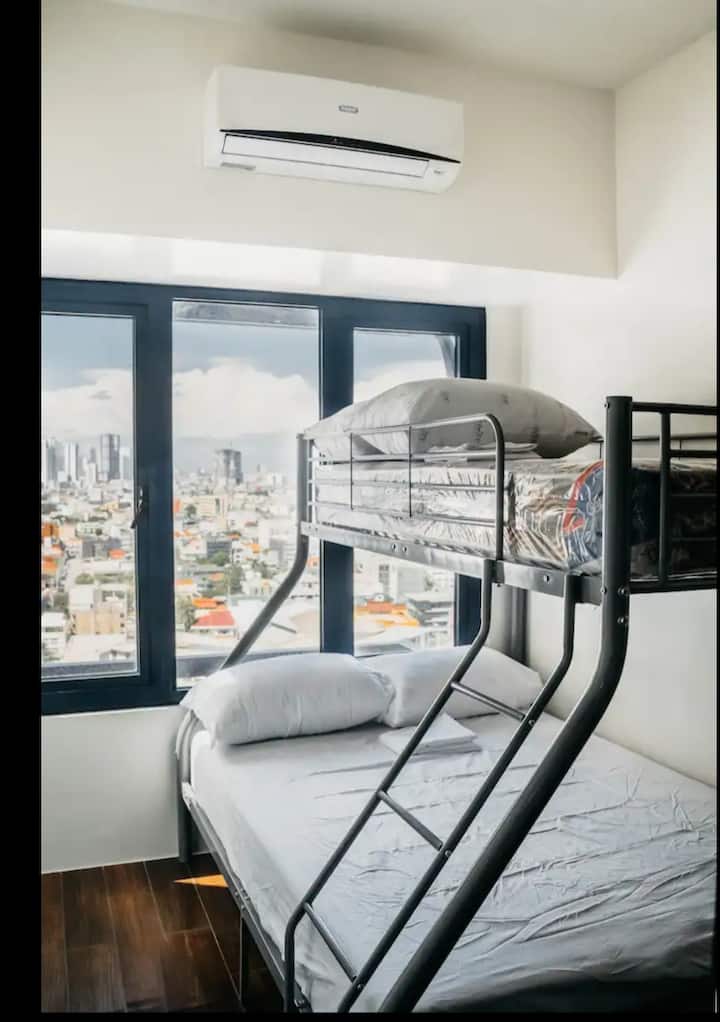 2br W/ Balcony & City Lights | Near Makati Med - マカティ