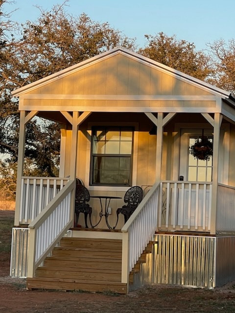 Enjoy Rural Llano Co at the Retreat Cottage Tiny houses for Rent in