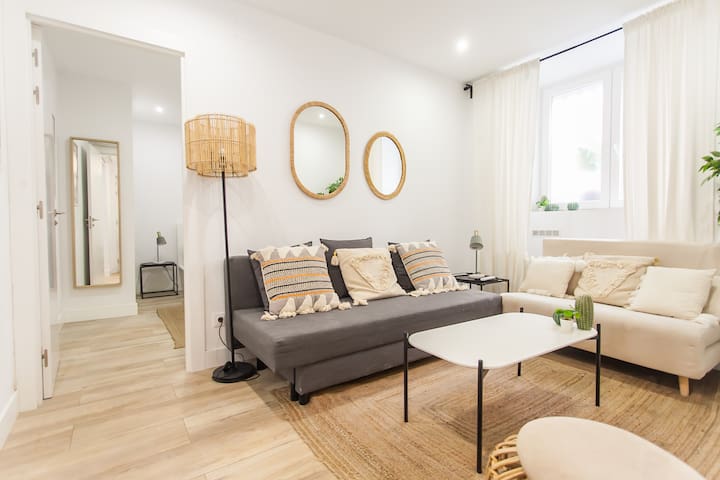 Museos & Las Cortes – Familias 6 hab-6 baños gallery image 2