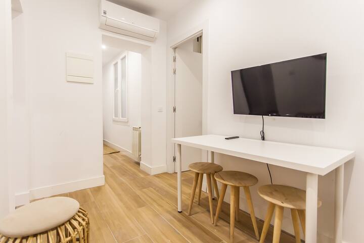 Museos & Las Cortes – Familias 6 hab-6 baños gallery image 5