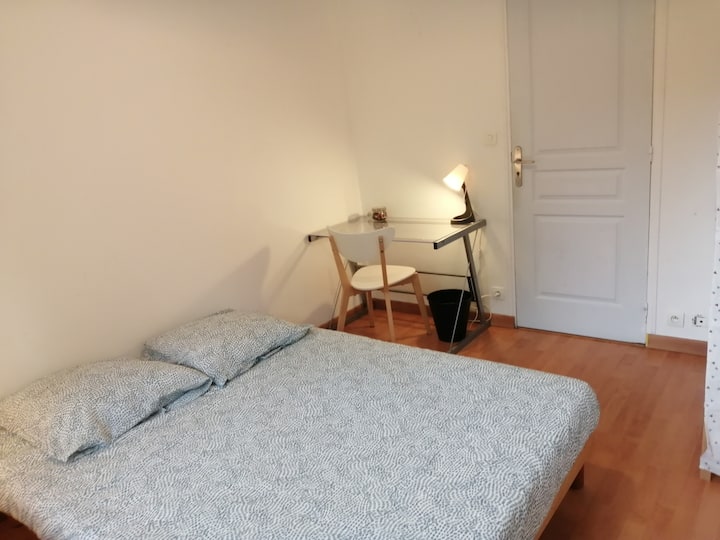 Chambre Colocation éTudiante - Filles Uniquement - Saint-Brieuc