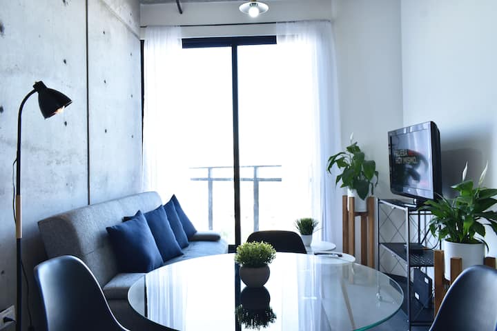 Stay: Sofa and SmarTV.