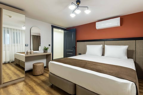 Deluxe Three Bedroom Suite