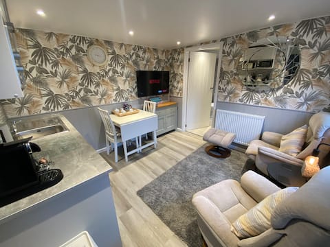 Successful Airbnb property: Lynwood Lodge in Surrey Heath