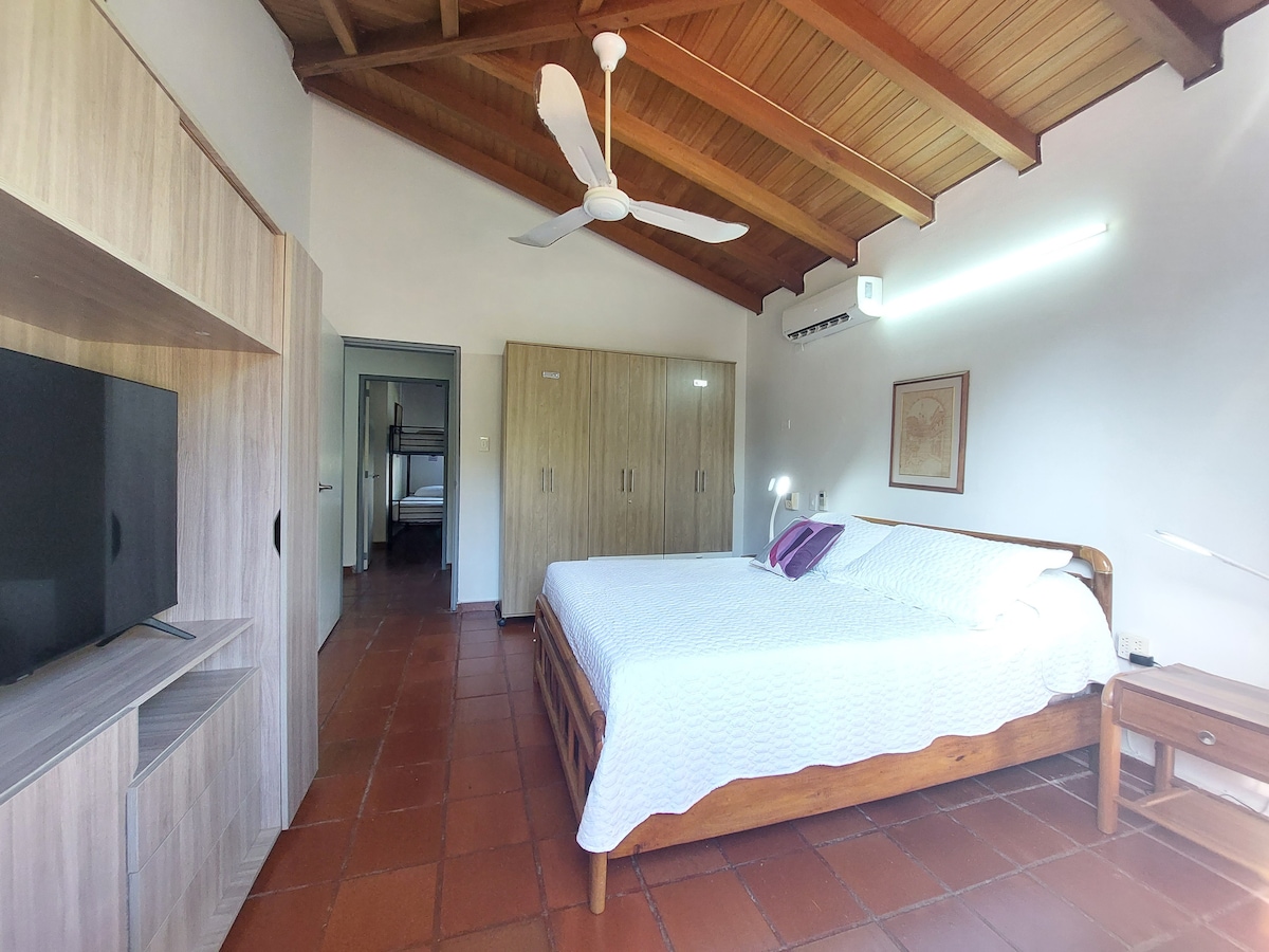 Habitación máster para descansar profundamente.