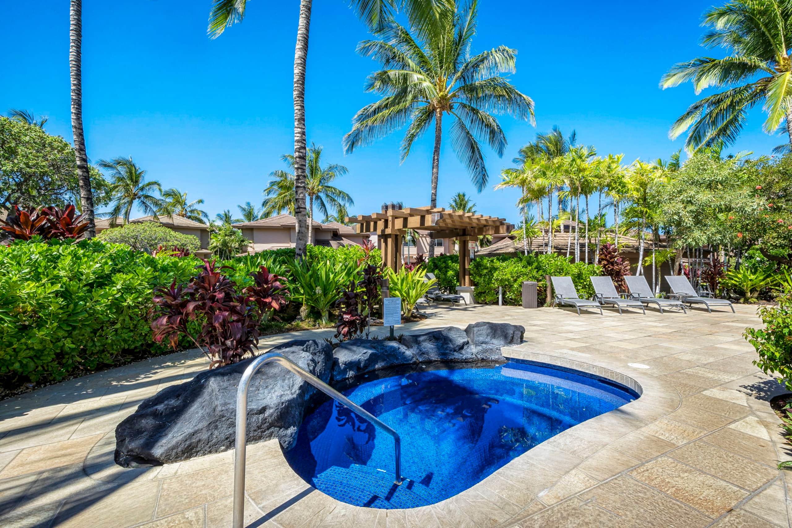 Spacious 3 BR Townhome by Beach - Photo 59