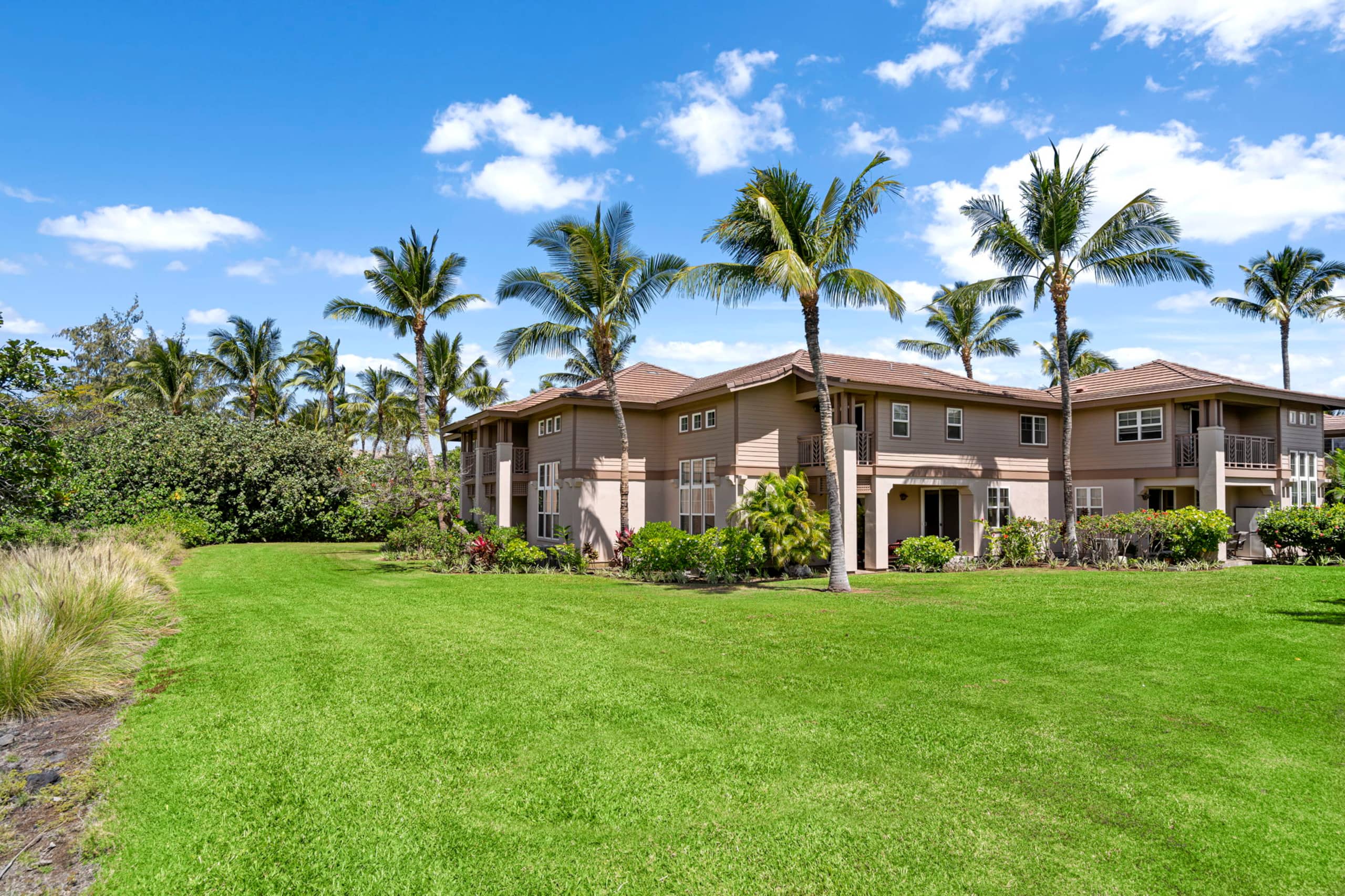 Spacious 3 BR Townhome by Beach - Photo 50