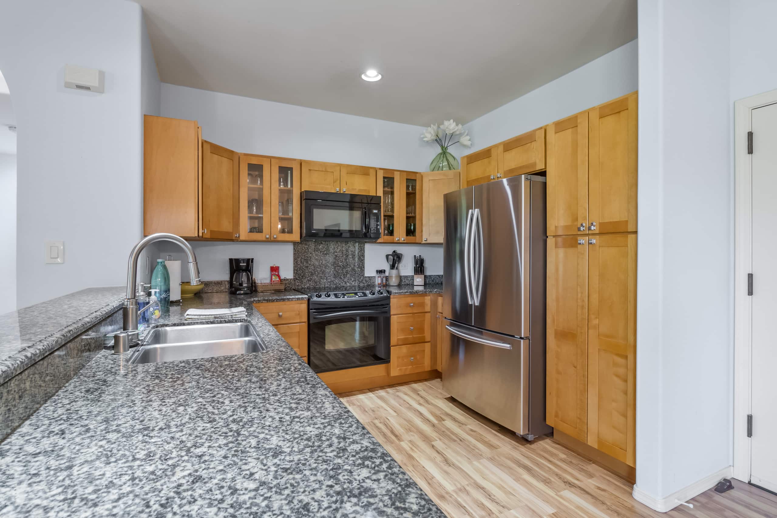 Spacious 3 BR Townhome by Beach - Photo 22