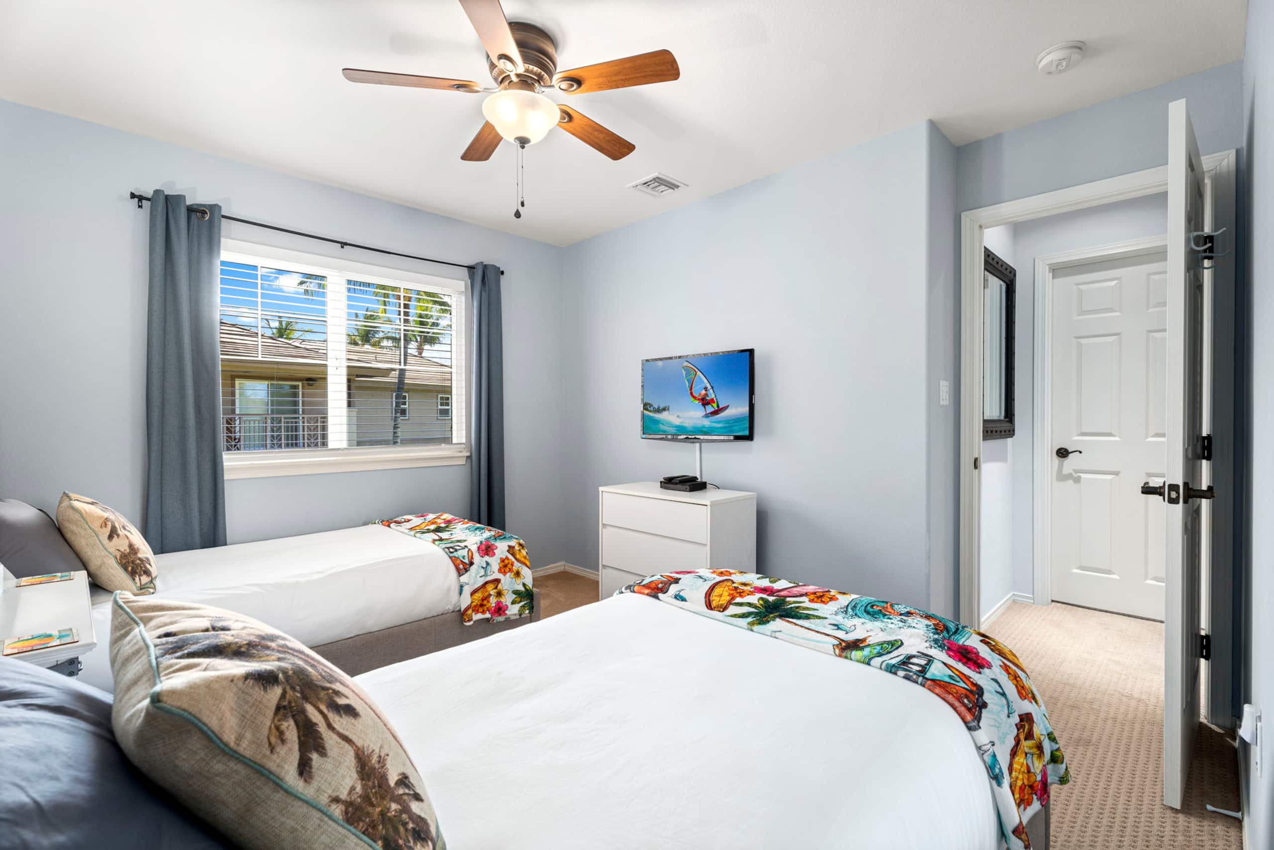 Spacious 3 BR Townhome by Beach - Photo 38