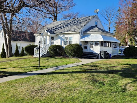 Cozy Home near Downtown & Montage Mountain