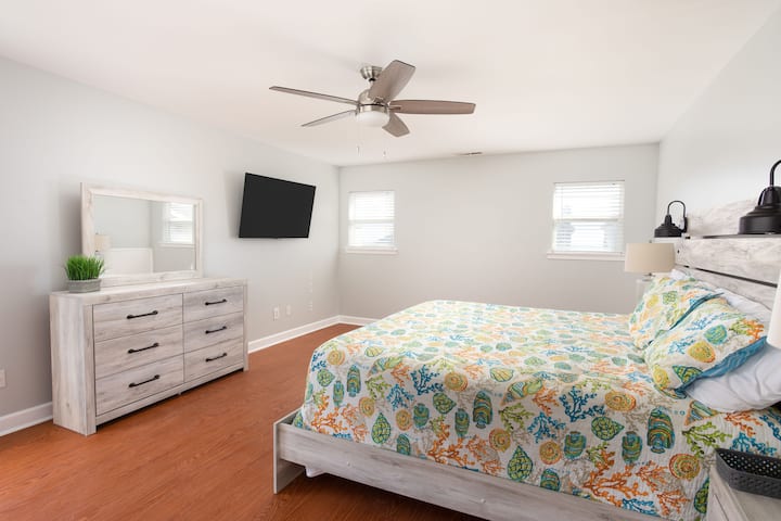 King size bedroom with private bathroom