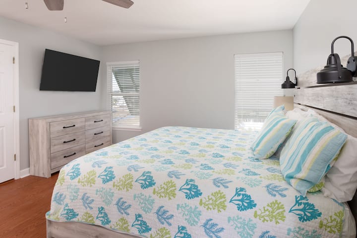 King size bedroom with private bathroom