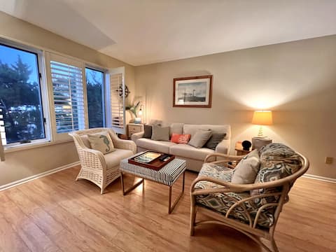 Condo by beach/restaurants/IBSP