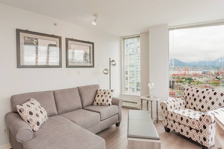 Executive Condo 3 beds 2 separate baths ac parking gallery image 3