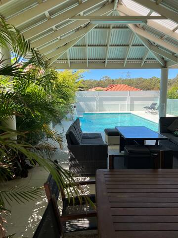 Large family House- 2 min walk to City Beach gallery image 3