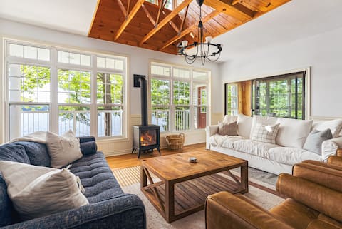 Muskoka Waterfront Cottage w/ Hot Tub, Wi-Fi & AC