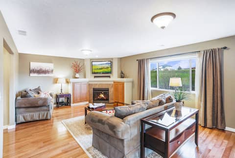 Huge 5 Bed 3 Bath Home in Greenacres