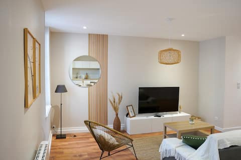 Le Quai Bohème - Bright Apartment 150 m from the train station