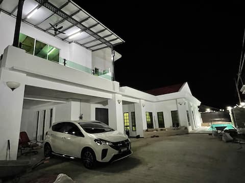 Villa Aaina Homestay