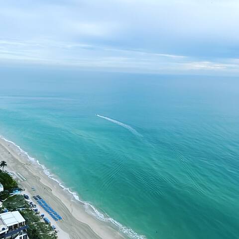 Luxury Oceanfront Spacious 3/Bedroom gallery image 3