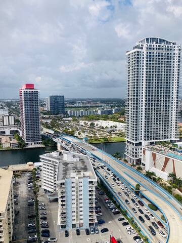 Luxury Oceanfront Spacious 3/Bedroom gallery image 5