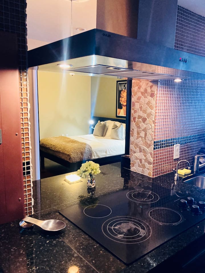 Sneak Peak desde la cocina hasta la primera habitación.