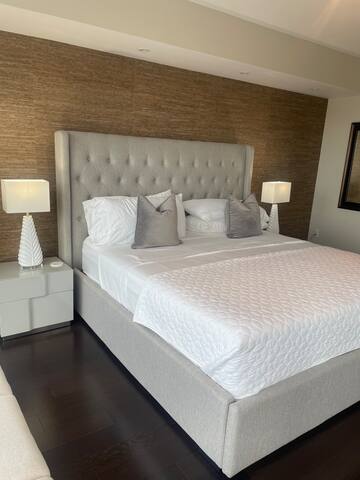 Luxury Oceanfront Spacious 3/Bedroom