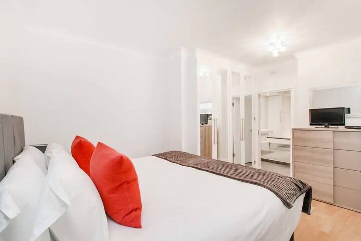 2 Bed Chiltern Street Apartment Marylebone A gallery image 2