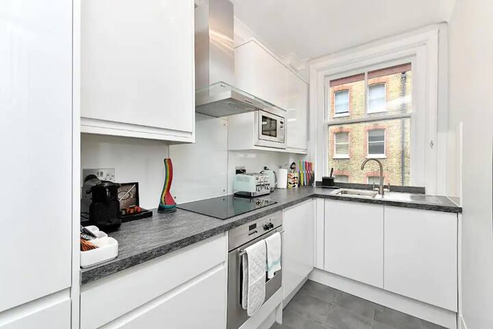2 Bed Chiltern Street Apartment Marylebone D gallery image 5