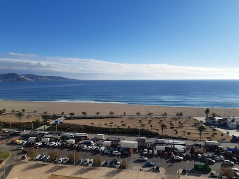 Propiedad de Airbnb exitosa: Miami Blau, the Gulf devoting your own. en Castelló D'empúries