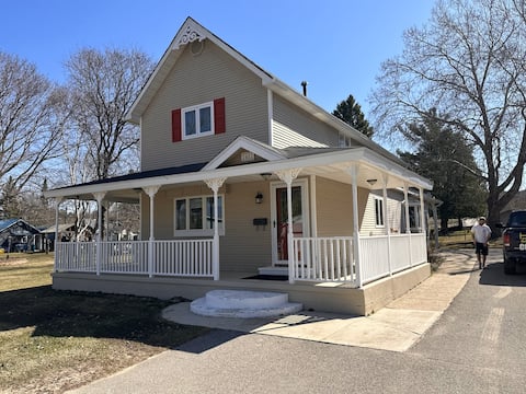 Boyne Area Lake/Ski/Golf Home w/Sauna & Sleeps 12