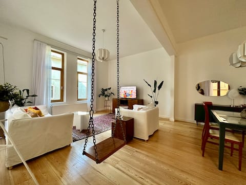 Successful Airbnb property: 2 bedroom Centrally Bright Apartment in Beyoğlu in Beyoğlu