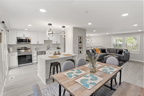 Beautiful Spacious Home in Herndon!