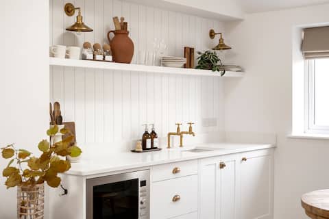 Designer Studio in Central Cowbridge