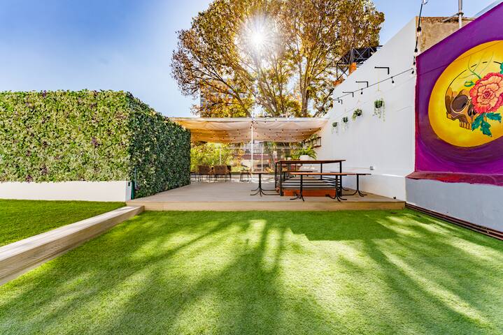 Beaux-Arts house in Condesa with rooftop / 16 PAX gallery image 2