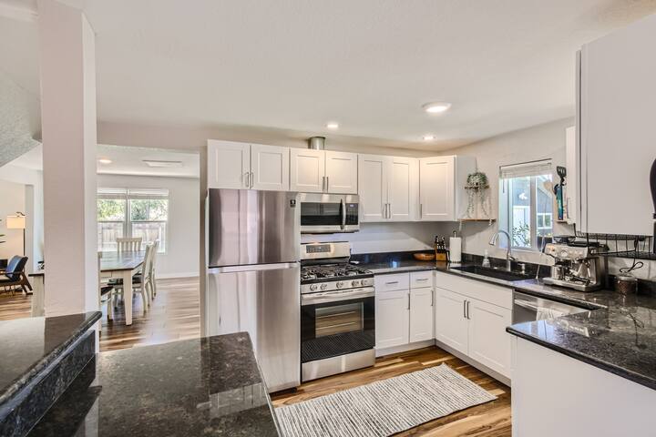 Hot Tub | Huge Yard | Amazing 3BR&Guest House gallery image 5