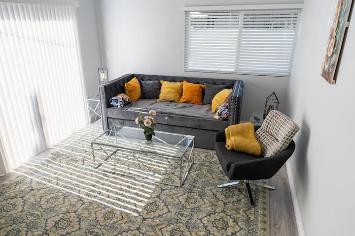 CHUMBA CHA KULALA -- Tazama Ziara ya Mtandaoni ya 3D ya Nyumba Hapa: https://tinyurl.com/2pf7byws