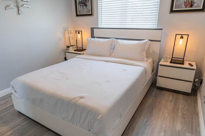 CHUMBA CHA KULALA -- Tazama Ziara ya Mtandaoni ya 3D ya Nyumba Hapa: https://tinyurl.com/2pf7byws