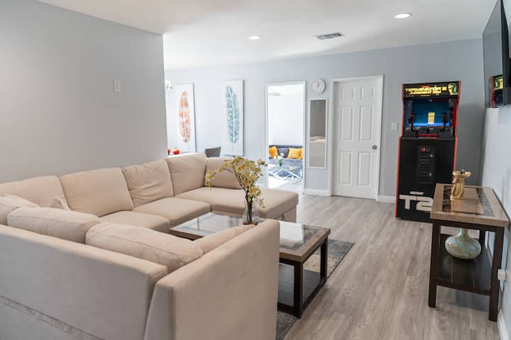 SEBULE -- Tazama Ziara ya Mtandaoni ya 3D ya Nyumba Hapa: https://tinyurl.com/2pf7byws