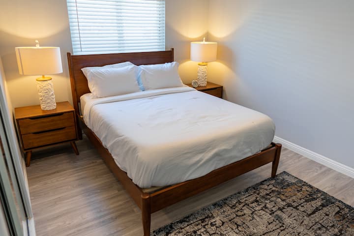 CHUMBA CHA KULALA -- Tazama Ziara ya Mtandaoni ya 3D ya Nyumba Hapa: https://tinyurl.com/2pf7byws