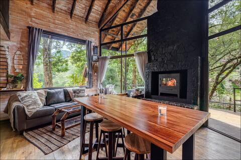 Unicorn Lodge:Riverfront: l Private Waterfall View