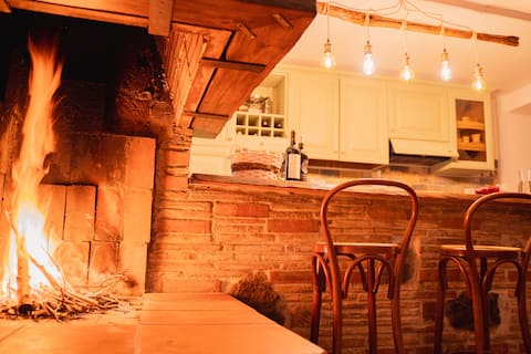 Beautiful little house on the lake