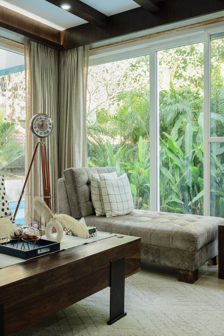 ✨The perfect corner for doing absolutely nothing✨️  
Kick back with a book, soak in the views, or let time slow down in this sun-kissed spot by the garden.✨