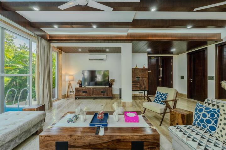 ✨Luxury meets comfort in every corner️✨  
From plush seating to curated decor, this living room invites you to relax, unwind, and truly feel at home — all while being surrounded by the serenity of nature.✨