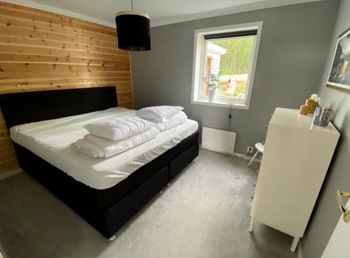 180‑სანტიმეტრიანი კონტინენტური საწოლი. 